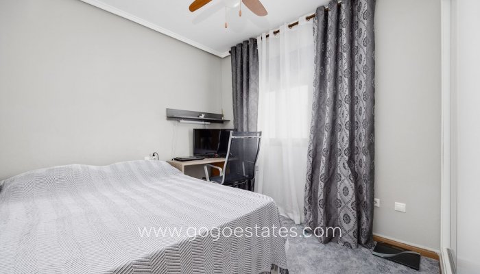 Revente - Appartement - Appartement au rez-de-chaussée - Torrevieja - Torrevieja Centro