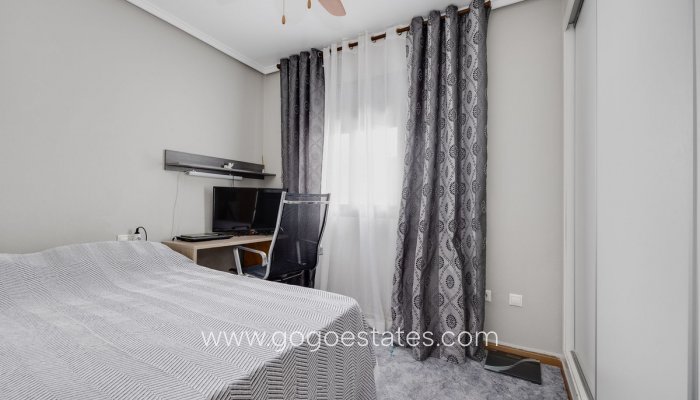 Revente - Appartement - Appartement au rez-de-chaussée - Torrevieja - Torrevieja Centro