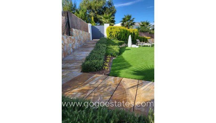 Te koop - Huis - Vrijstaande Villa - Orihuela - Orihuela Centro