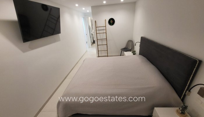 Te koop - Huis - Vrijstaande Villa - Orihuela - Orihuela Centro