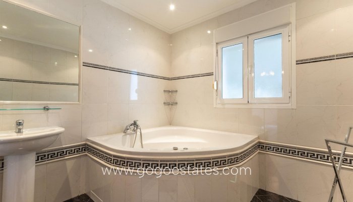 Te koop - Huis - Vrijstaande Villa - Rojales - Ciudad Quesada