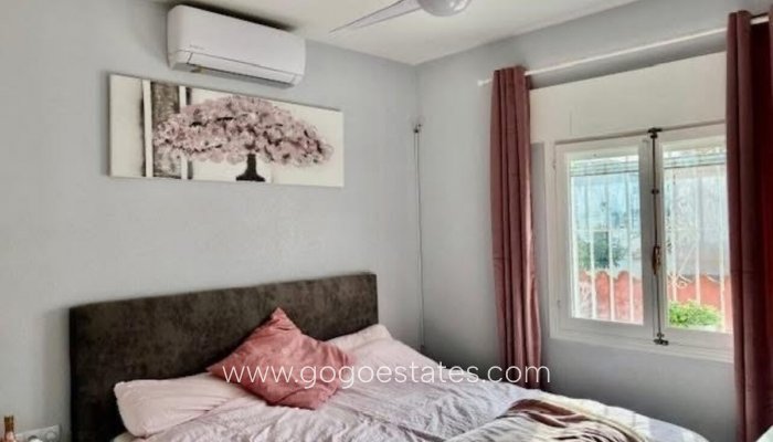 Te koop - Huis - Vrijstaande Villa - Orihuela - Playa Flamenca