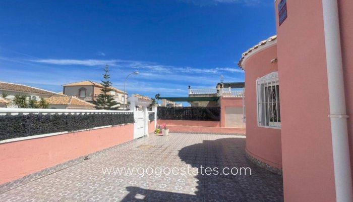 Te koop - Huis - Vrijstaande Villa - Orihuela - Playa Flamenca