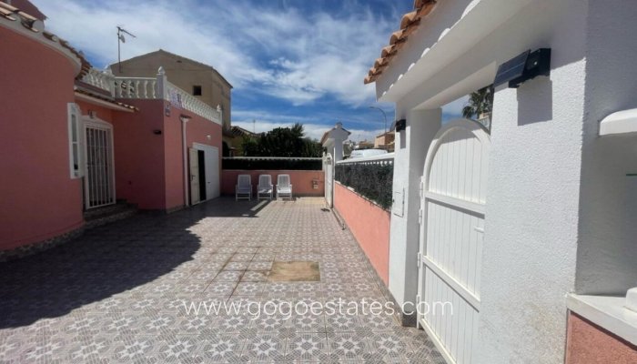 Te koop - Huis - Vrijstaande Villa - Orihuela - Playa Flamenca
