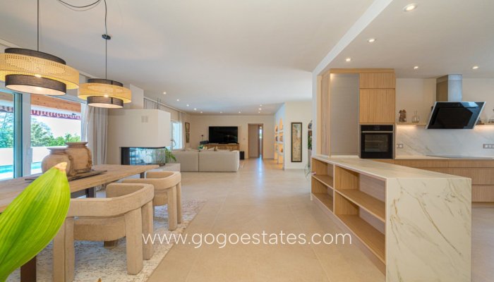 Te koop - Huis - Vrijstaande Villa - Dénia - Denia Centro