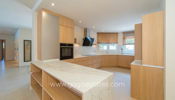 Te koop - Huis - Vrijstaande Villa - Dénia - Denia Centro