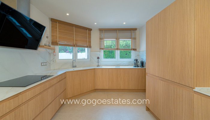 Te koop - Huis - Vrijstaande Villa - Dénia - Denia Centro