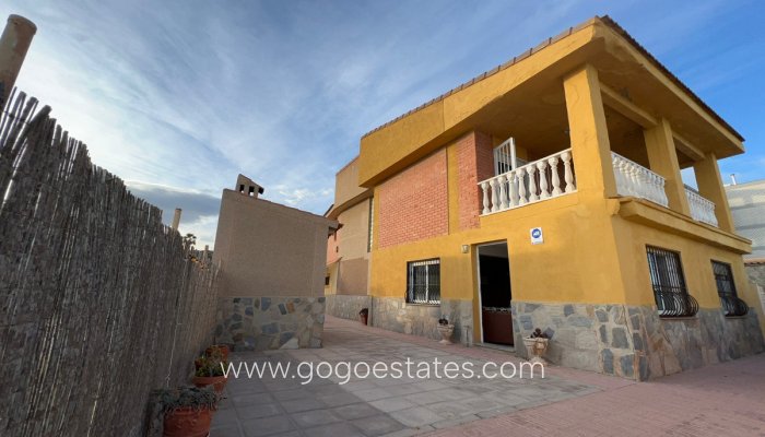 Te koop - Huis - Vrijstaande Villa - Guardamar del Segura - Guardamar del Segura Centro