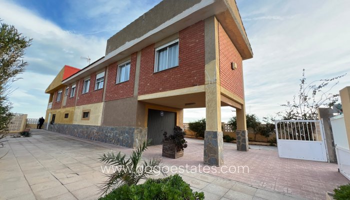 Te koop - Huis - Vrijstaande Villa - Guardamar del Segura - Guardamar del Segura Centro