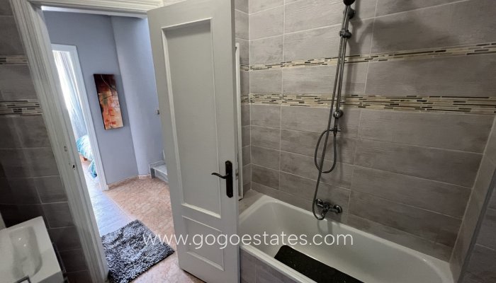 Te koop - Huis - Vrijstaande Villa - Orihuela - Orihuela Centro