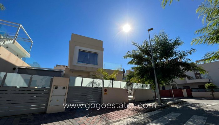 Venta - Casa - Chalet Independiente - Orihuela - Mil Palmeras