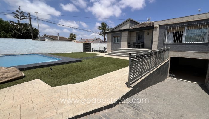 Te koop - Huis - Halfvrijstaande woning - Torrevieja - Torrevieja Centro