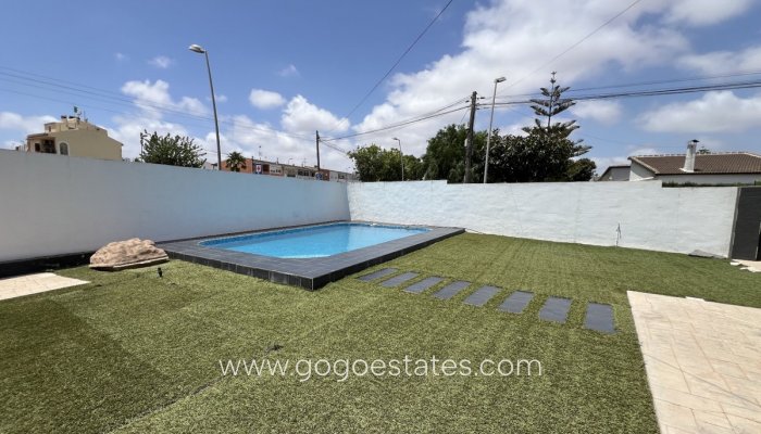 Te koop - Huis - Halfvrijstaande woning - Torrevieja - Torrevieja Centro