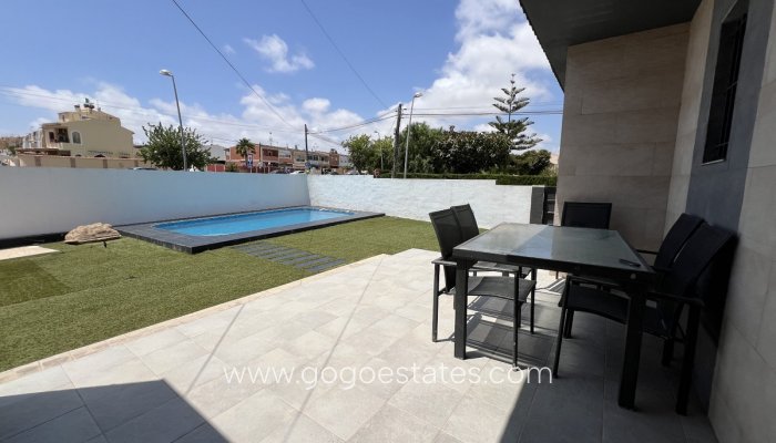 Te koop - Huis - Halfvrijstaande woning - Torrevieja - Torrevieja Centro