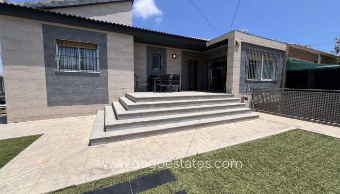 Te koop - Huis - Halfvrijstaande woning - Torrevieja - Torrevieja Centro