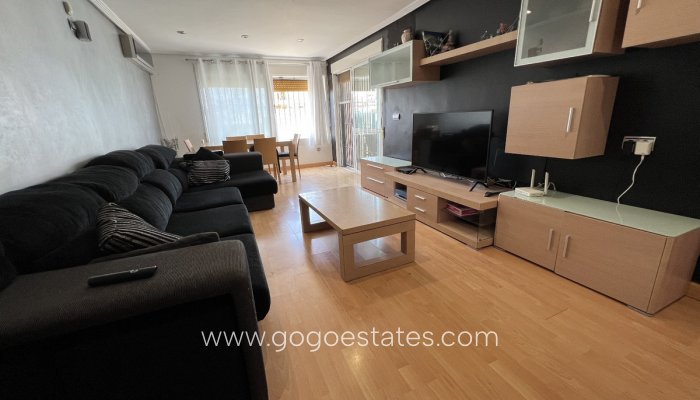 Te koop - Huis - Halfvrijstaande woning - Torrevieja - Torrevieja Centro