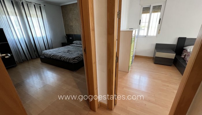 Te koop - Huis - Halfvrijstaande woning - Torrevieja - Torrevieja Centro