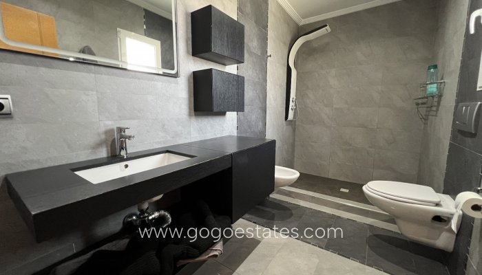 Te koop - Huis - Halfvrijstaande woning - Torrevieja - Torrevieja Centro