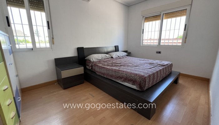 Te koop - Huis - Halfvrijstaande woning - Torrevieja - Torrevieja Centro