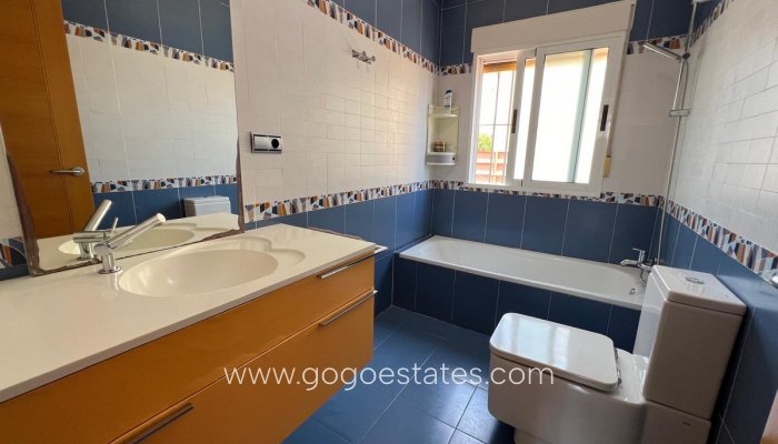 Te koop - Huis - Halfvrijstaande woning - Torrevieja - Torrevieja Centro