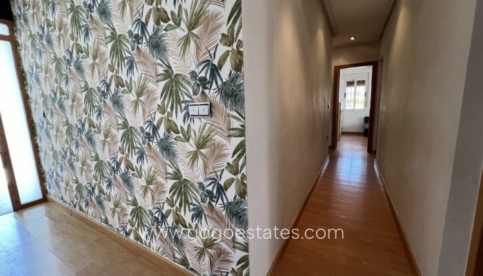 Te koop - Huis - Halfvrijstaande woning - Torrevieja - Torrevieja Centro