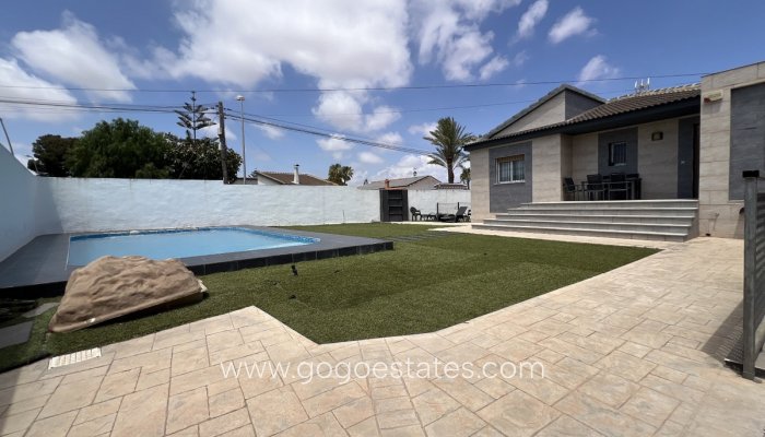 Te koop - Huis - Halfvrijstaande woning - Torrevieja - Torrevieja Centro