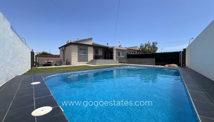 Te koop - Huis - Halfvrijstaande woning - Torrevieja - Torrevieja Centro