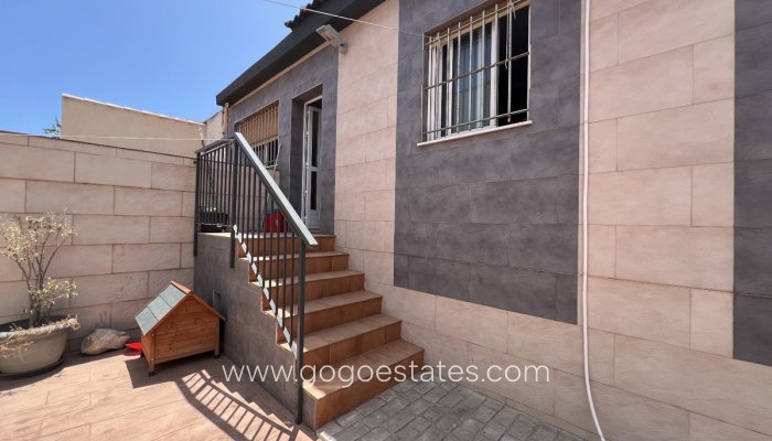 Te koop - Huis - Halfvrijstaande woning - Torrevieja - Torrevieja Centro