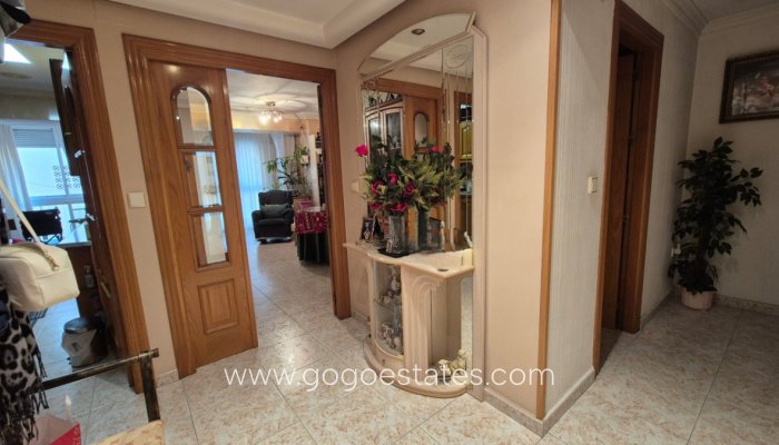 Resale - Apartment - Middle Floor Apartment - Torrevieja - Torrevieja Centro