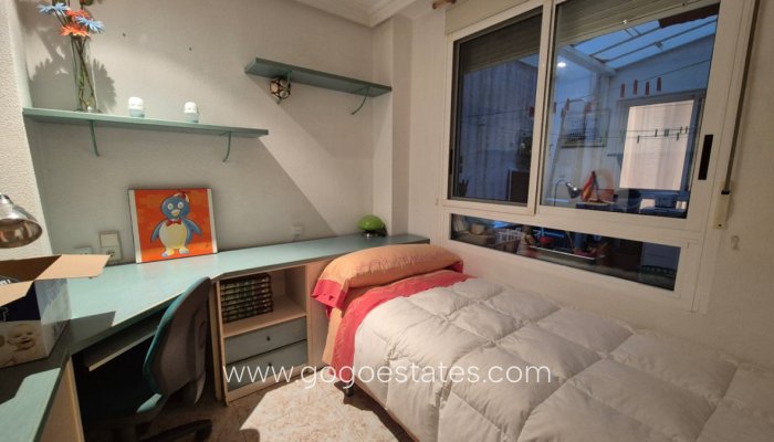 Resale - Apartment - Middle Floor Apartment - Torrevieja - Torrevieja Centro