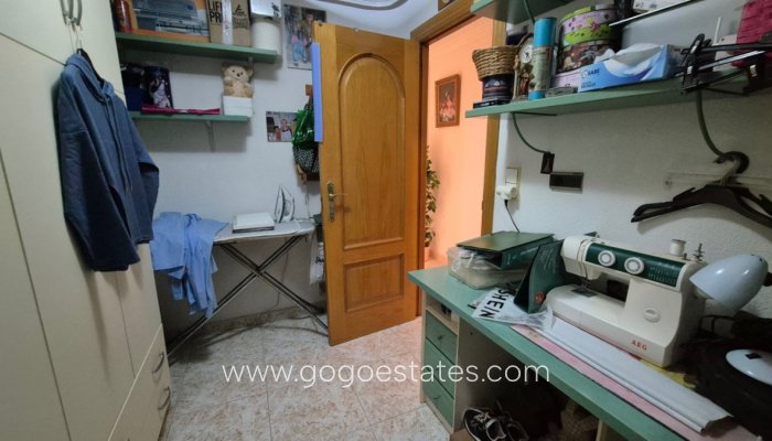 Resale - Apartment - Middle Floor Apartment - Torrevieja - Torrevieja Centro