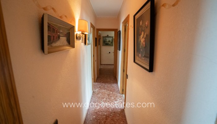 Te koop - Appartement - Appartement op de middelste verdieping - Torrevieja - Torrevieja Centro