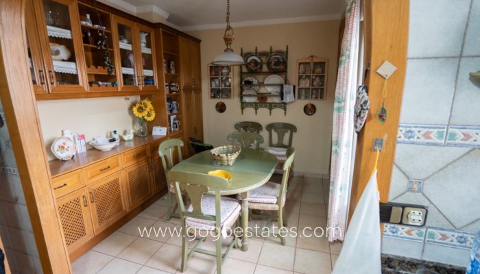 Te koop - Appartement - Appartement op de middelste verdieping - Torrevieja - Torrevieja Centro