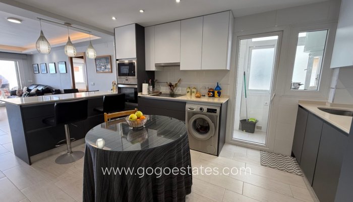 Te koop - Appartement - Appartement op de middelste verdieping - Torrevieja - Torrevieja Centro