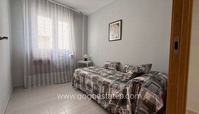 Te koop - Appartement - Appartement op de middelste verdieping - Torrevieja - Torrevieja Centro