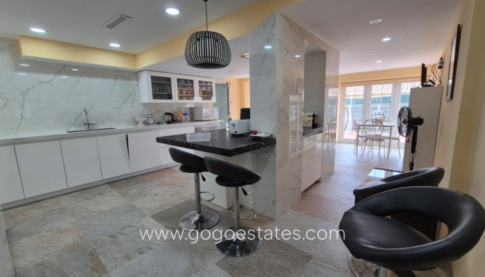 Te koop - Huis - Vrijstaande Villa - Orihuela - Orihuela Centro