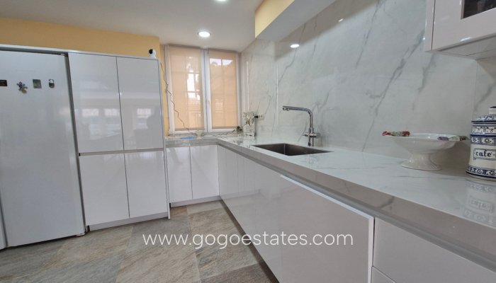 Te koop - Huis - Vrijstaande Villa - Orihuela - Orihuela Centro