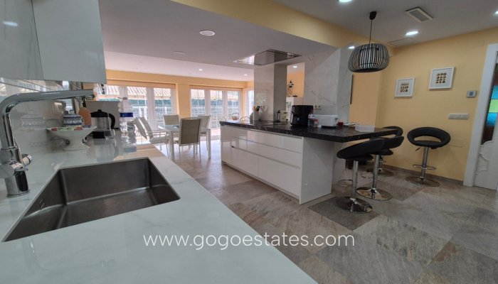 Te koop - Huis - Vrijstaande Villa - Orihuela - Orihuela Centro