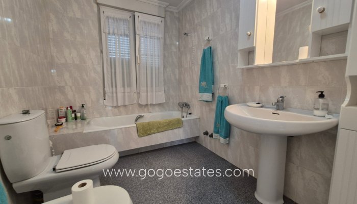 Te koop - Huis - Vrijstaande Villa - Orihuela - Orihuela Centro