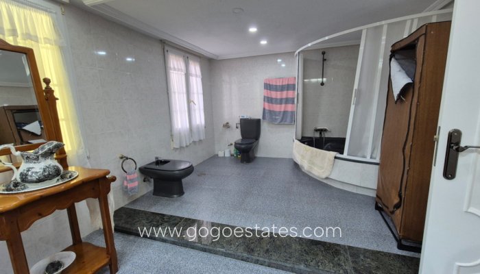 Te koop - Huis - Vrijstaande Villa - Orihuela - Orihuela Centro