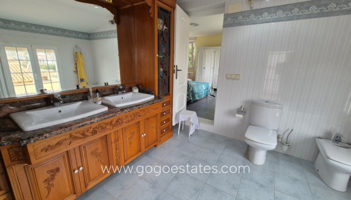 Te koop - Huis - Vrijstaande Villa - Orihuela - Orihuela Centro