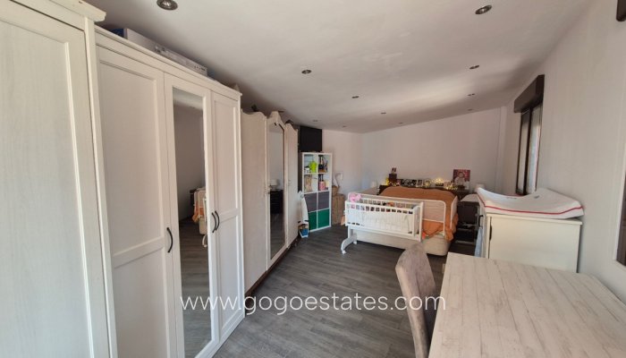 Te koop - Huis - Vrijstaande Villa - Torrevieja - Torrevieja Centro