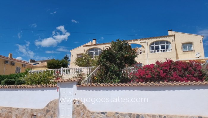 Te koop - Huis - Vrijstaande Villa - Torrevieja - Torrevieja Centro