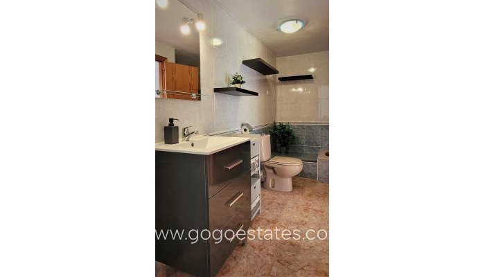 Te koop - Huis - Vrijstaande Villa - Torrevieja - Torrevieja Centro