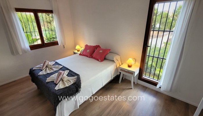 Te koop - Huis - Vrijstaande Villa - Torrevieja - Torrevieja Centro