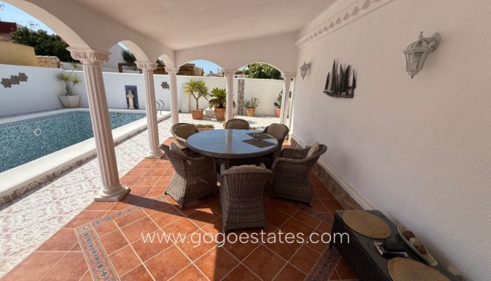 Te koop - Huis - Vrijstaande Villa - Torrevieja - Torrevieja Centro