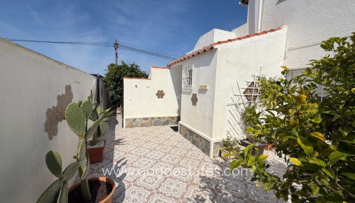Te koop - Huis - Vrijstaande Villa - Torrevieja - Torrevieja Centro