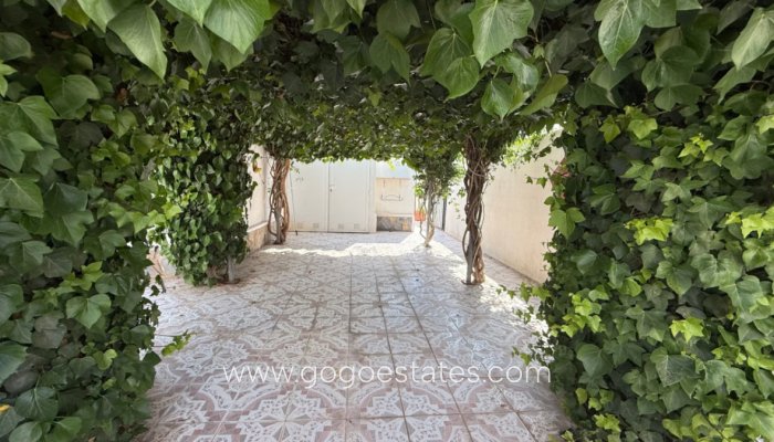 Te koop - Huis - Vrijstaande Villa - Torrevieja - Torrevieja Centro