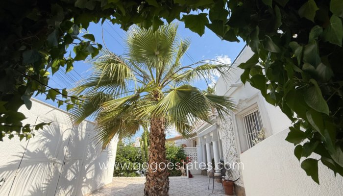 Te koop - Huis - Vrijstaande Villa - Torrevieja - Torrevieja Centro