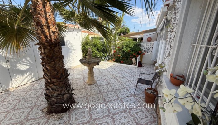 Te koop - Huis - Vrijstaande Villa - Torrevieja - Torrevieja Centro